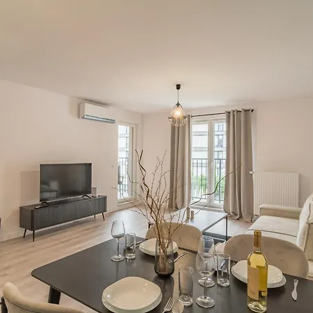 Grzegorzki - Balcony, Ac, Shops&tram Nearby - By Rentujemy Appartement Cracovie