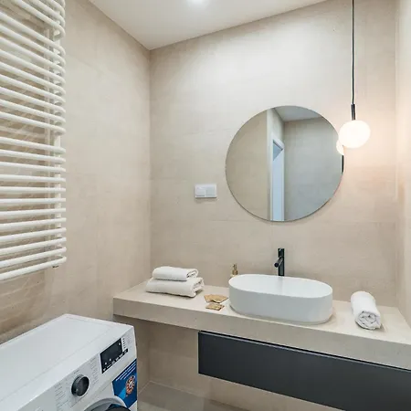 Appartement Grzegorzki - Balcony, Ac, Shops&tram Nearby - By Rentujemy Cracovie
