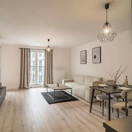 Appartement Grzegorzki - Balcony, Ac, Shops&tram Nearby - By Rentujemy *