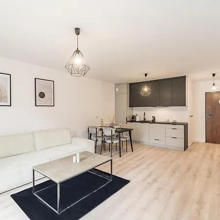 Grzegorzki - Balcony, Ac, Shops&tram Nearby - By Rentujemy Appartement Cracovie