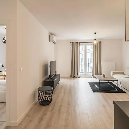 Grzegórzki - Balcony, Ac, Shops&tram Nearby - By Rentujemy Cracovia